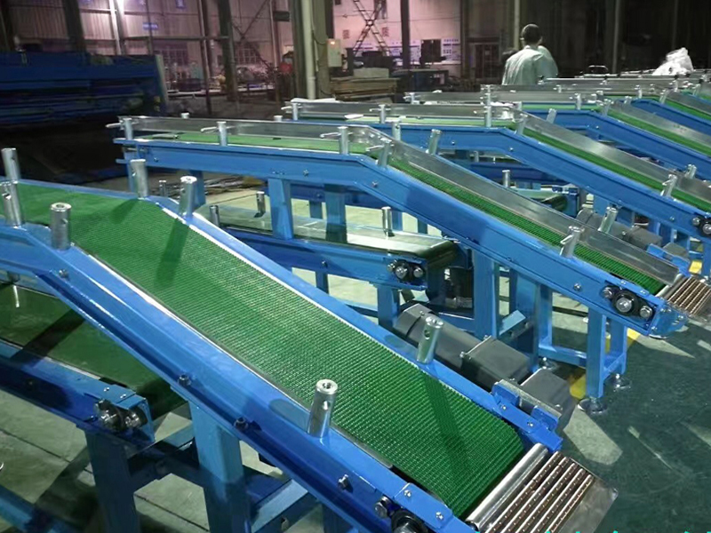 Inclined belt conveyor Inclined belt conveyor