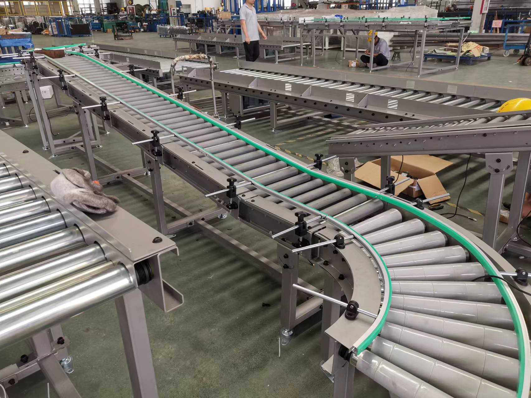 motor driven roller conveyor