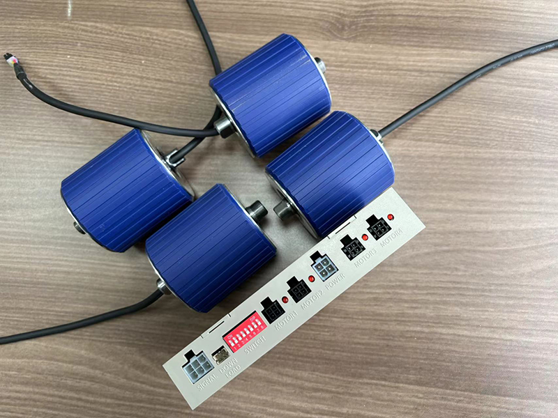 1 controller drives 4 rollers